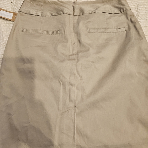 Cremieux Khaki Skirt 4 - Picture 2 of 5